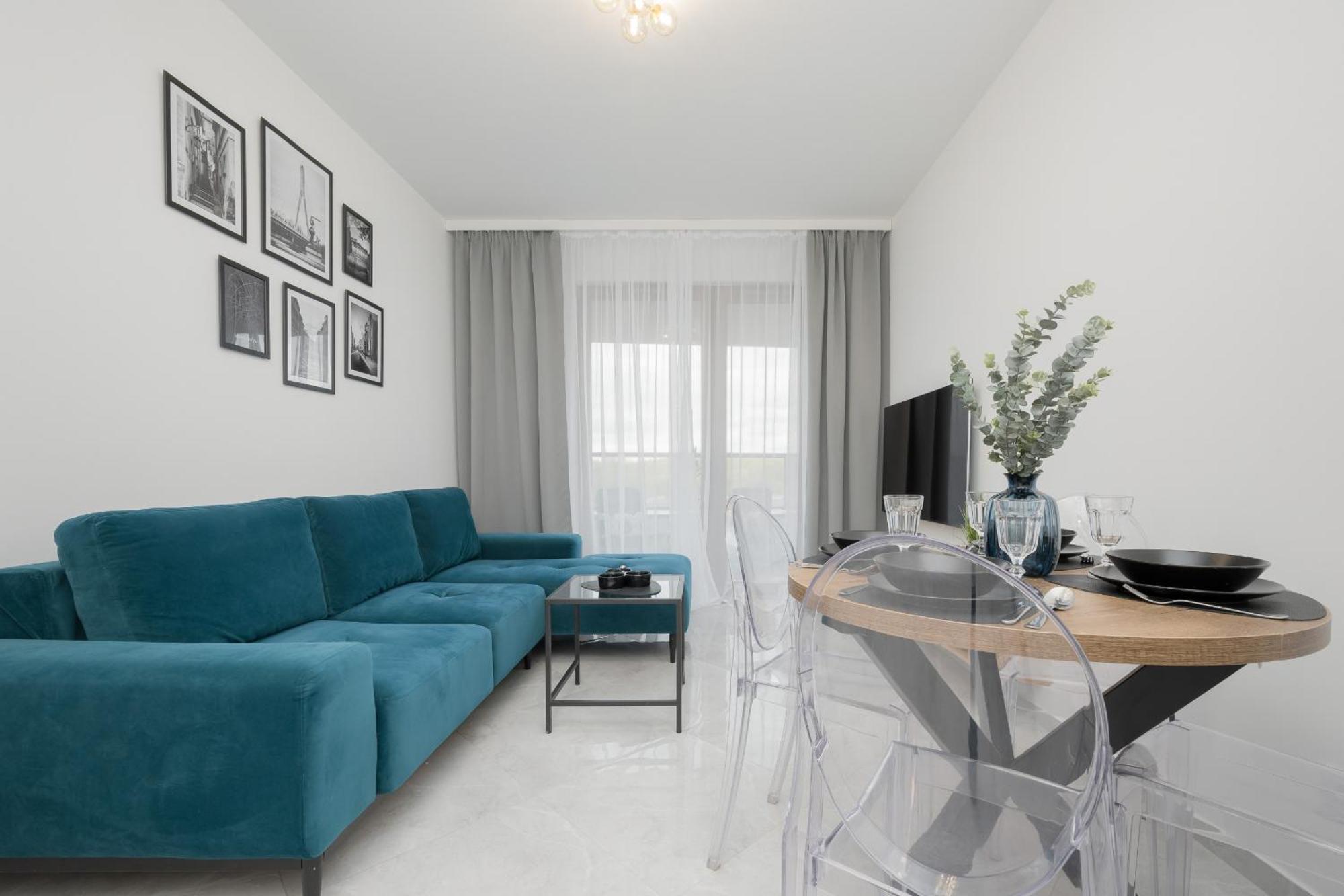Apartament With Balcony & Parking In By Renters *
